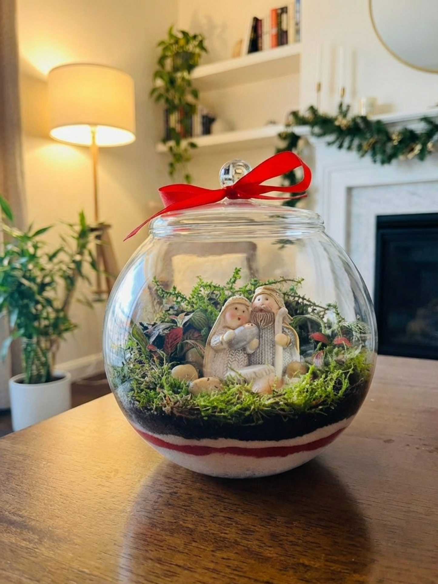 Premium Christmas nativity terrarium made by Lilli Plants, one of the best terrarium makers in Dubai