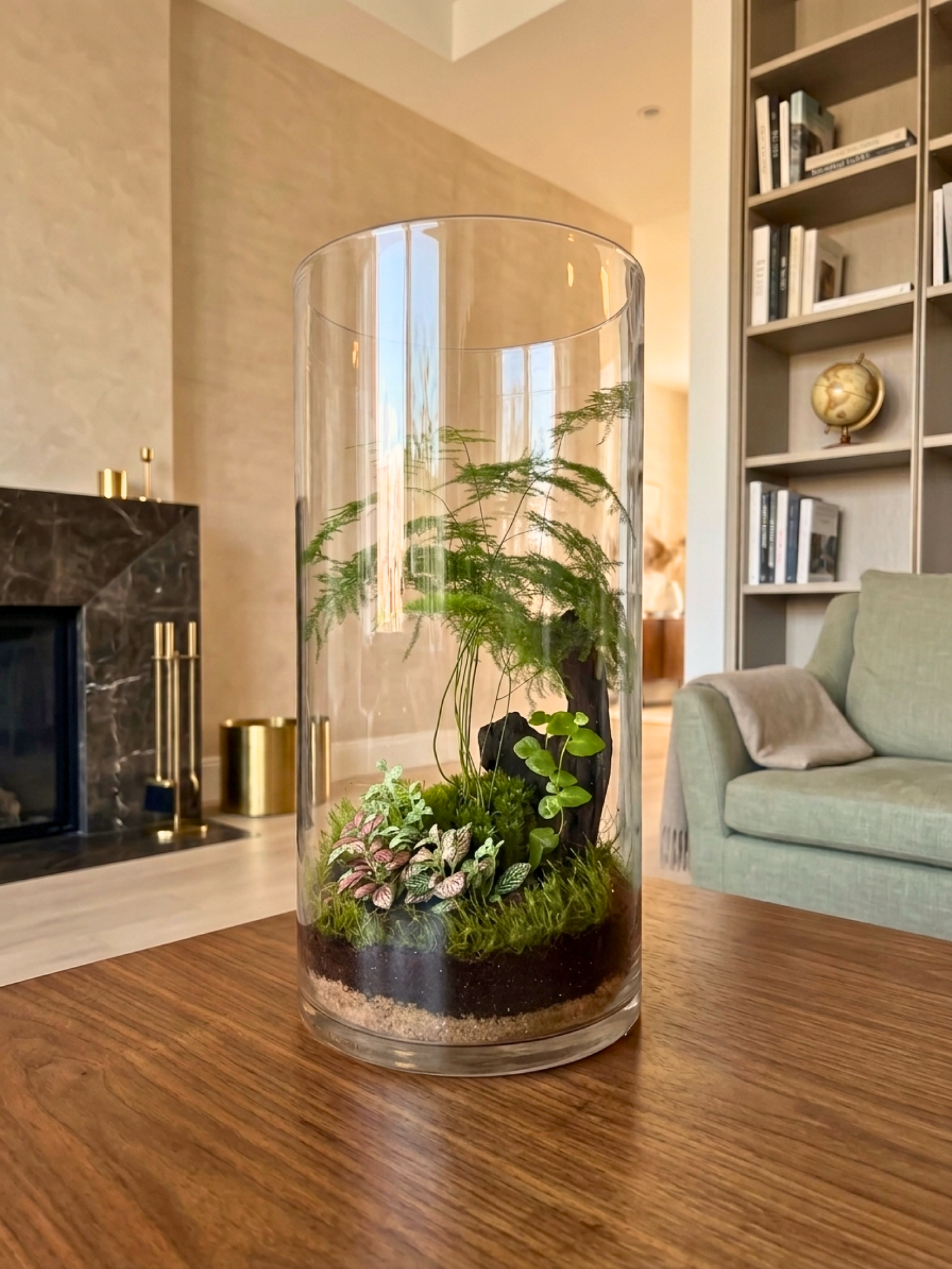 Premium indoor ecosystem terrarium designed for luxury home and office décor in Dubai by Lilli Plants.